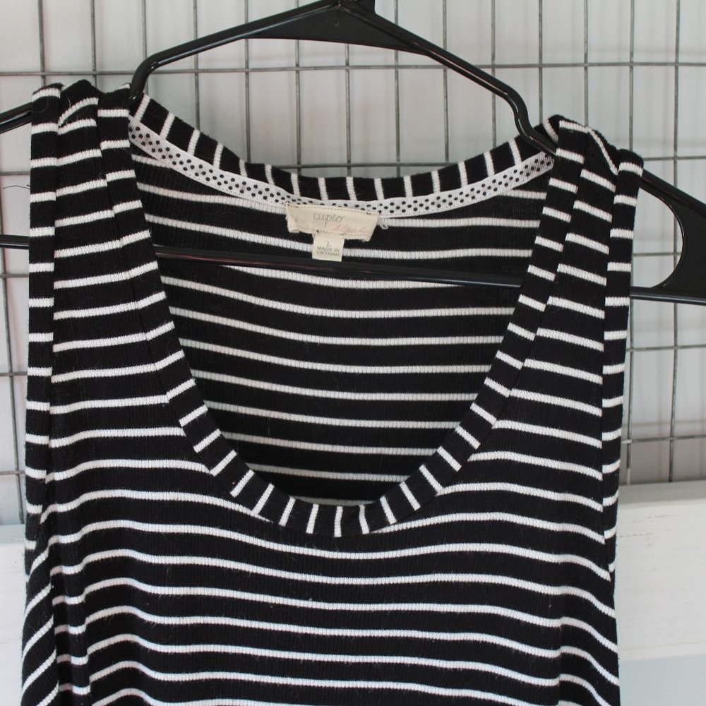 Black and White Scoop Neck Tank Top